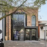 Cozy Stays - Private Rooms In Adelaide Cbd With Shared Facilities