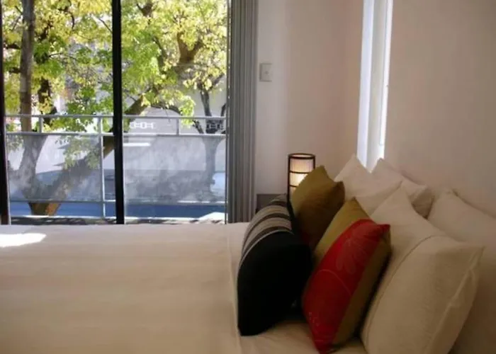 Modern Townhouse In Adelaide City