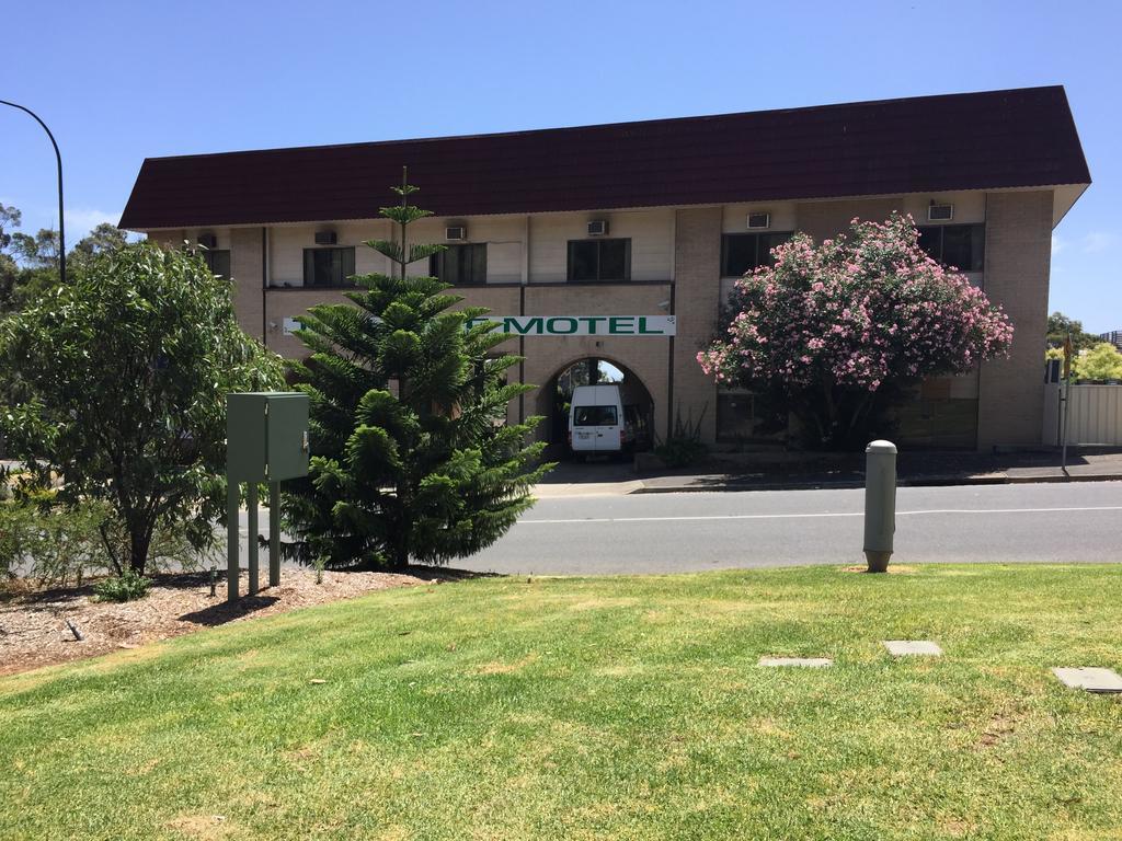 Motel Tollgate