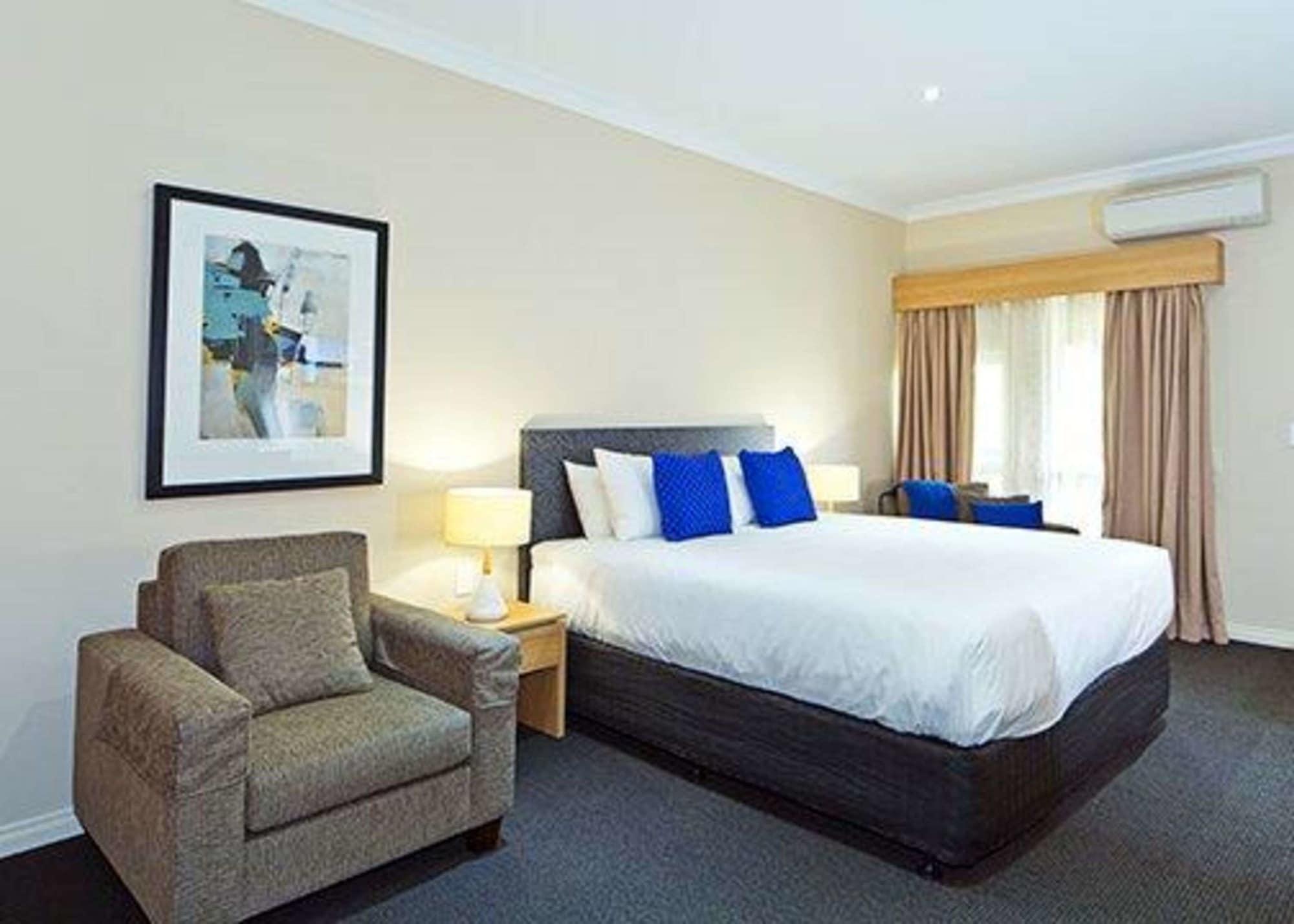 Hotel Comfort & Sombrero Adelaide