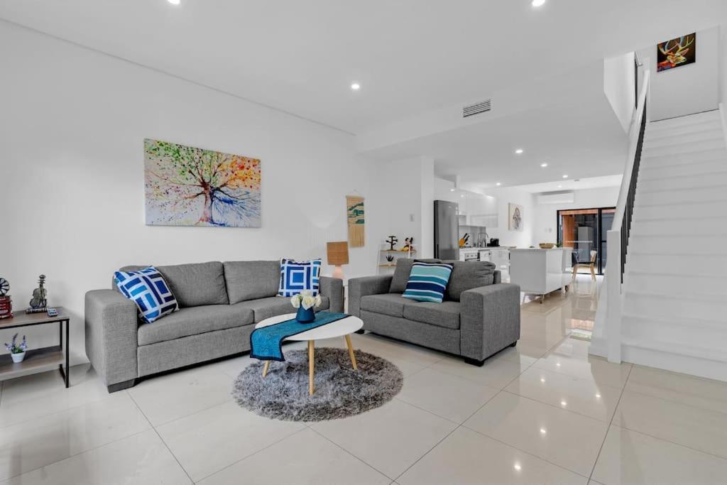 Holiday home 2br Townhouse Cbd Chinatown Free Wifi Freeparking Adelaide
