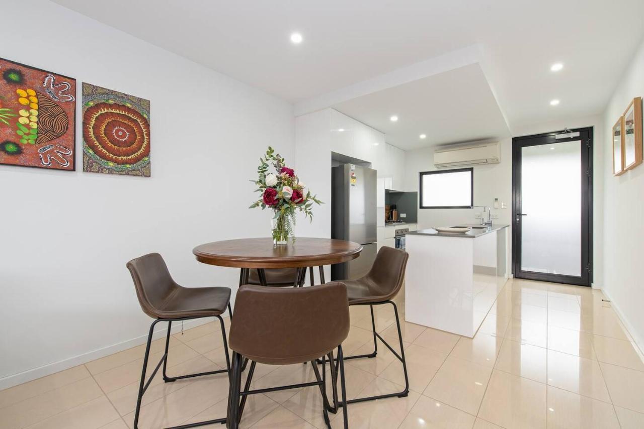 Apartment Perfect Prospect Among City's Dining Hotspots *