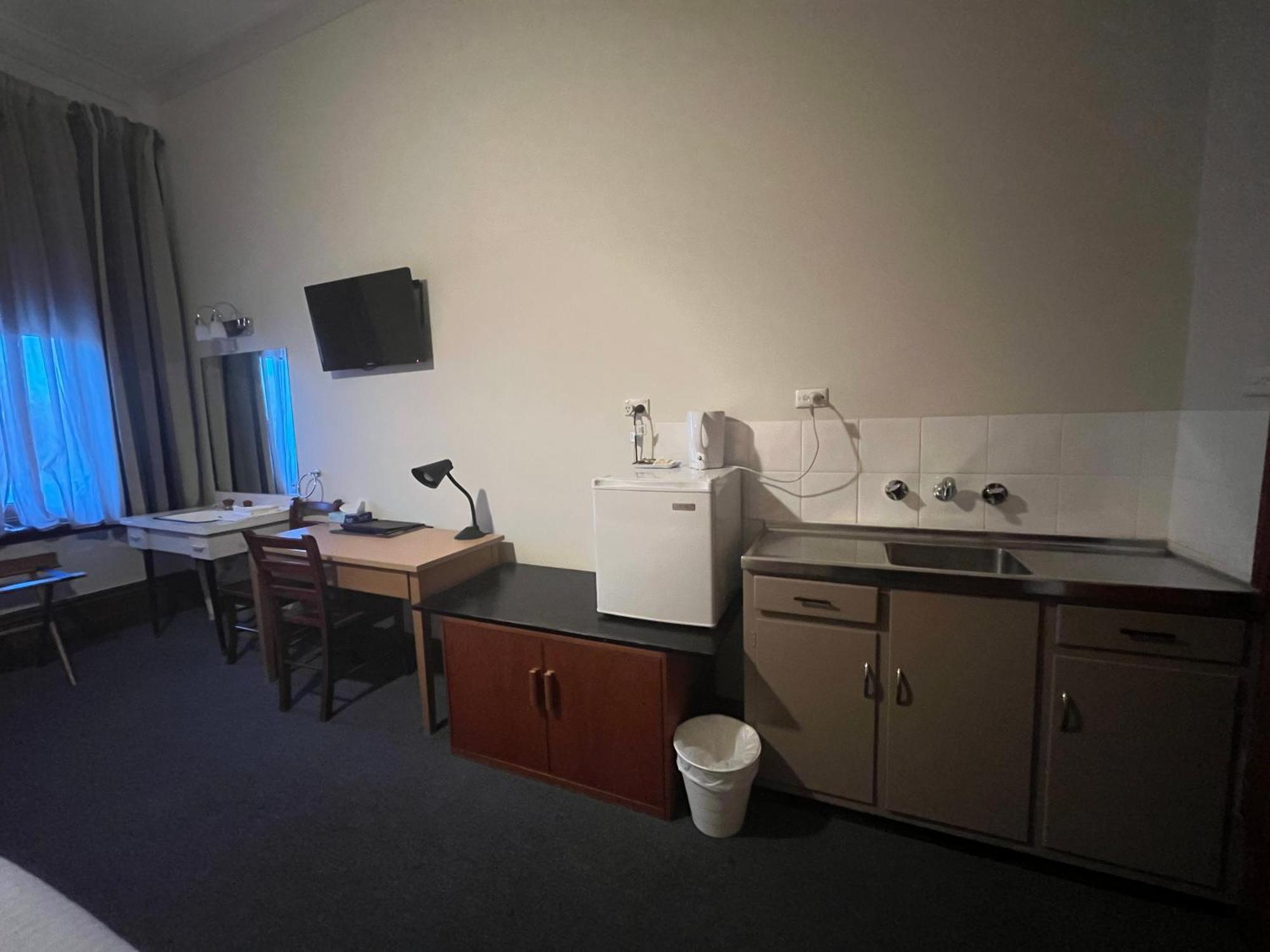 Princes Motel 3*