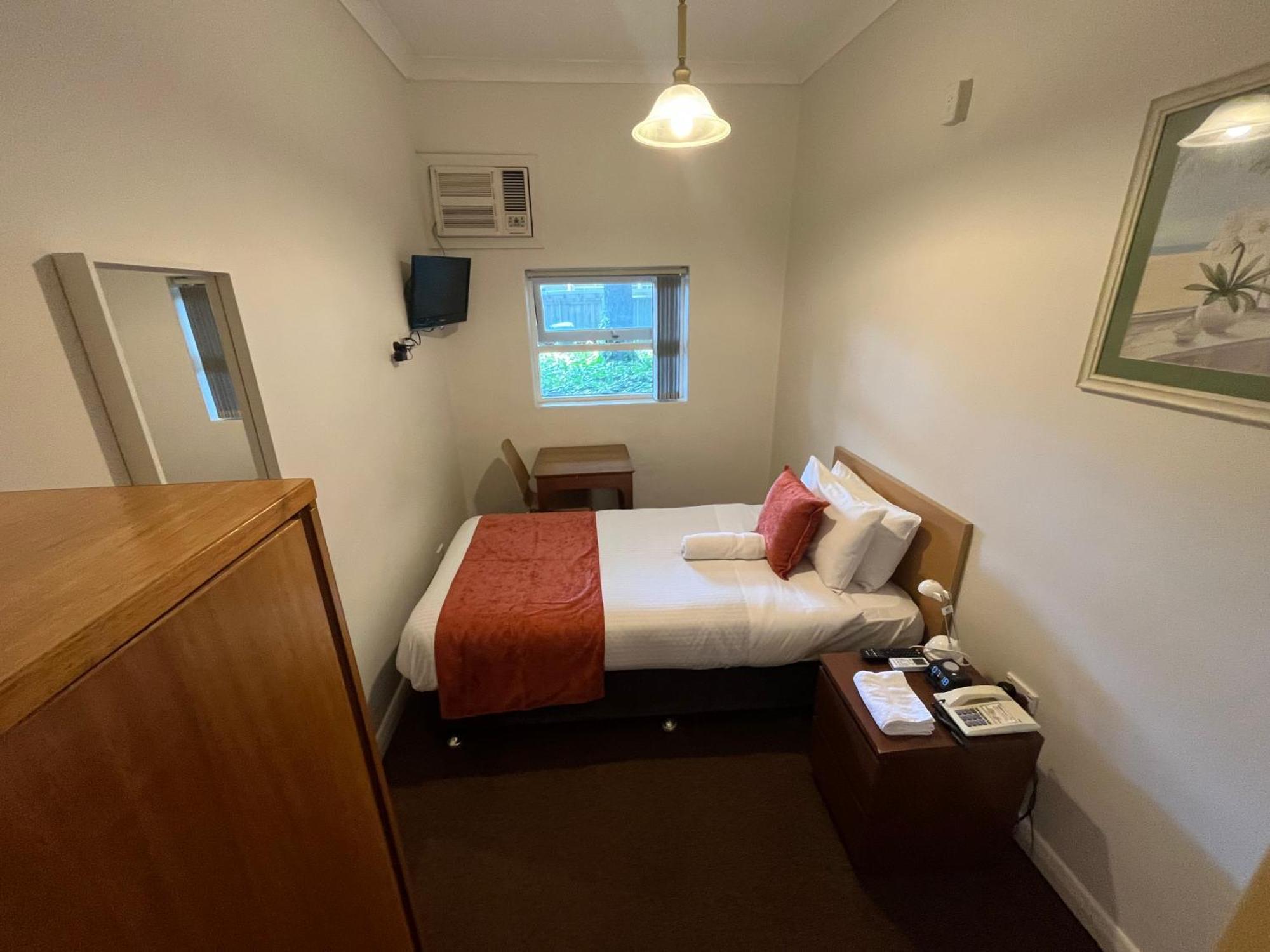 Princes Motel 3*