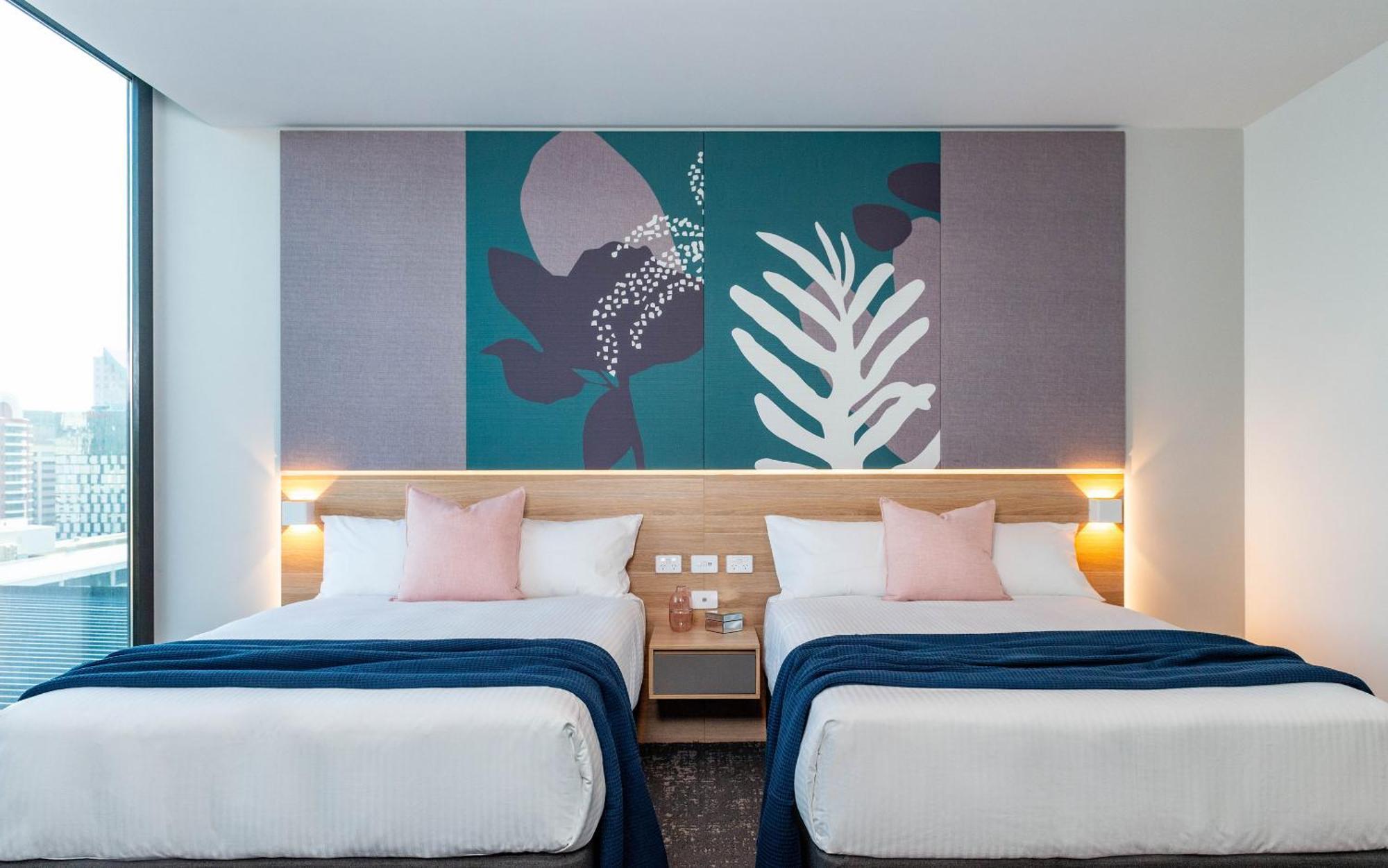 Crowne Plaza By Ihg Hotel