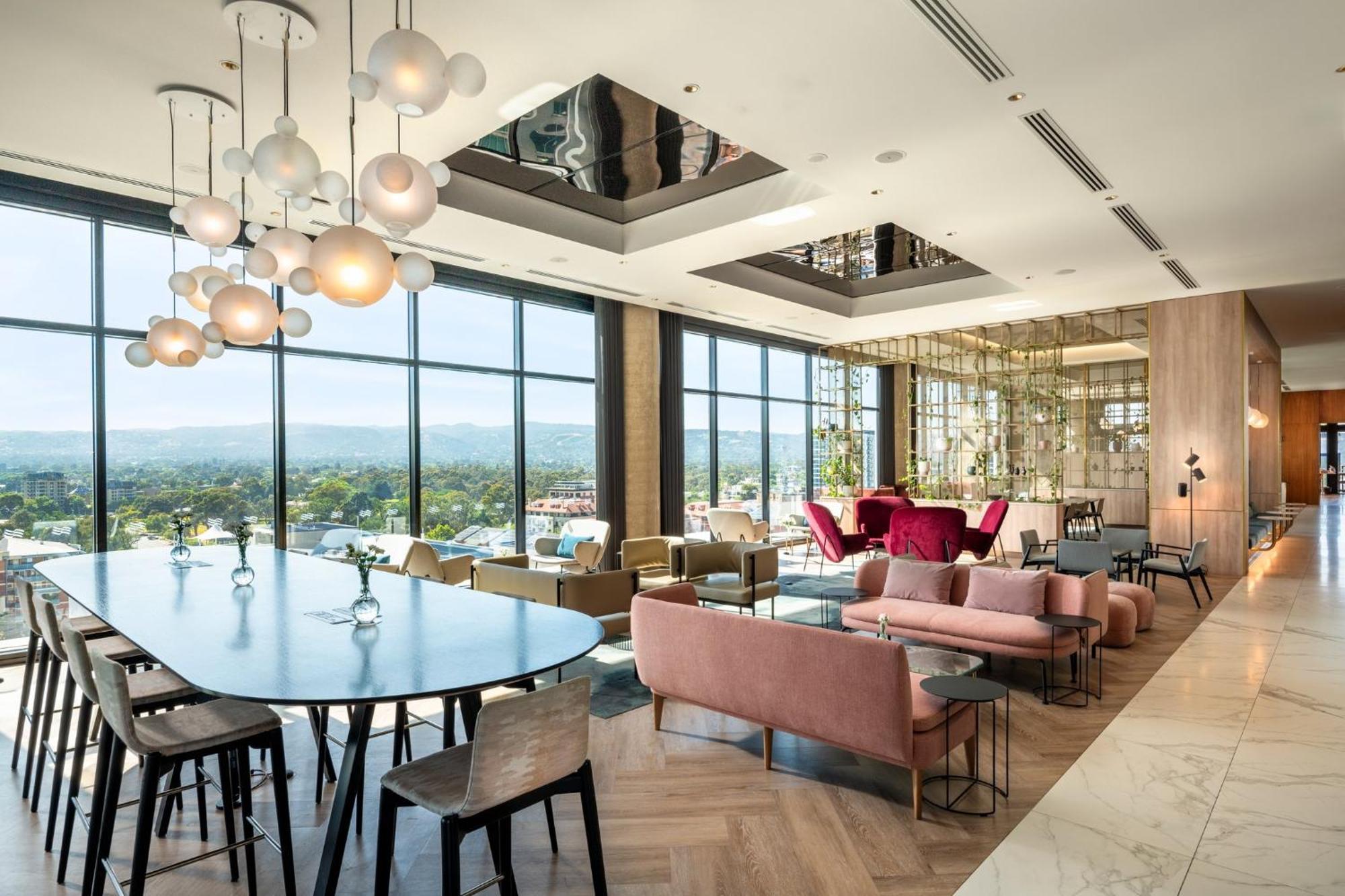 Crowne Plaza By Ihg