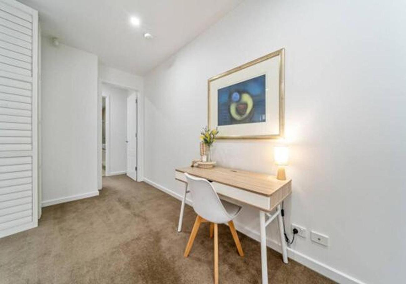 Stylish Home, Family - Walk To Pub,cafes, 1km Cbd! *