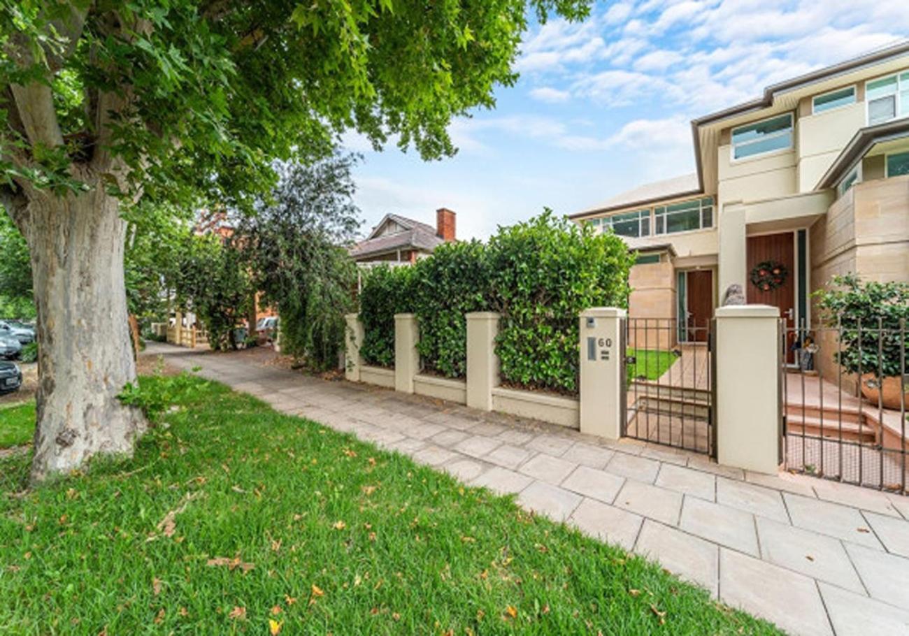 Holiday home Stylish Home, Family - Walk To Pub,cafes, 1km Cbd! Adelaide