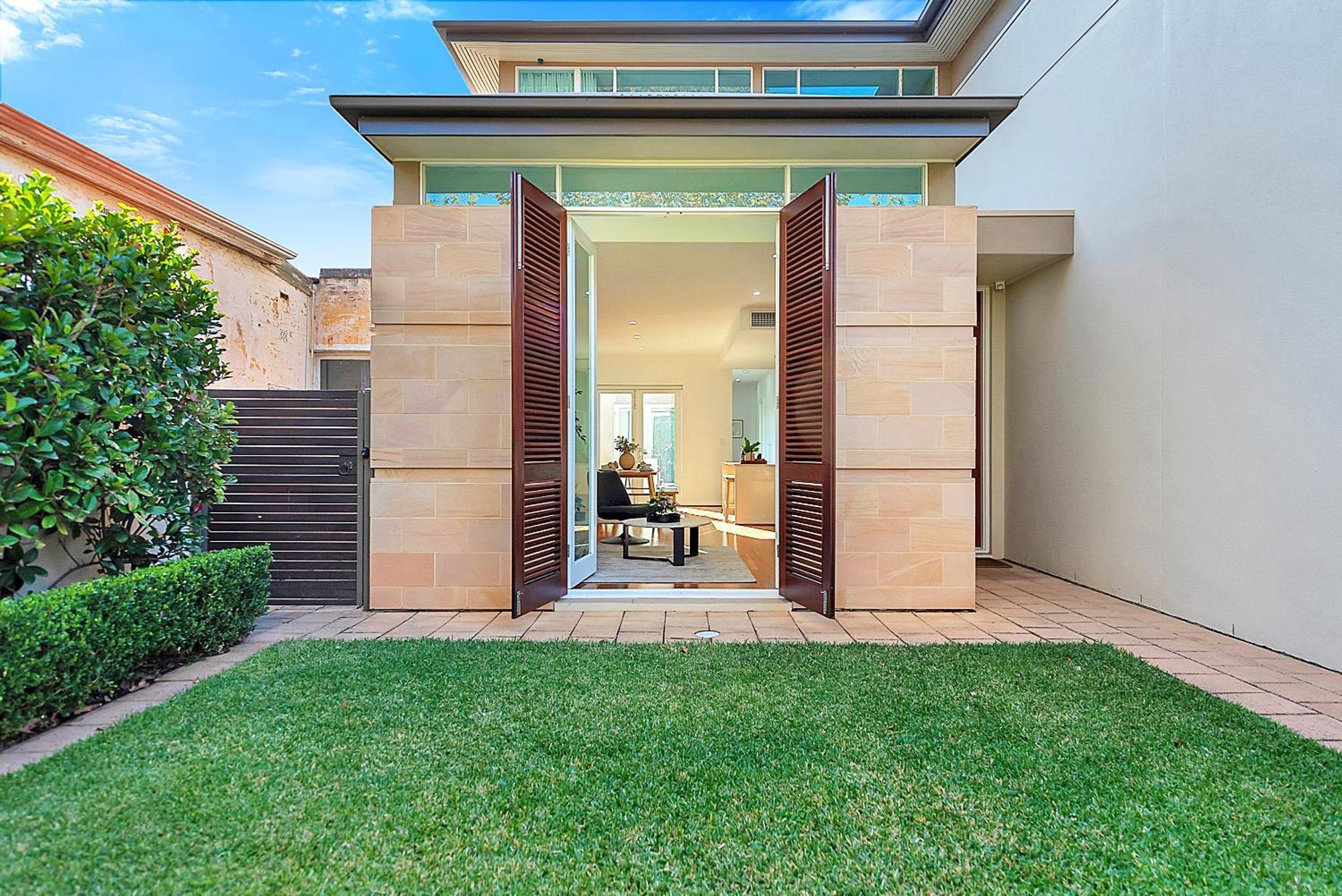 Stylish Home, Family - Walk To Pub,cafes, 1km Cbd! Adelaide