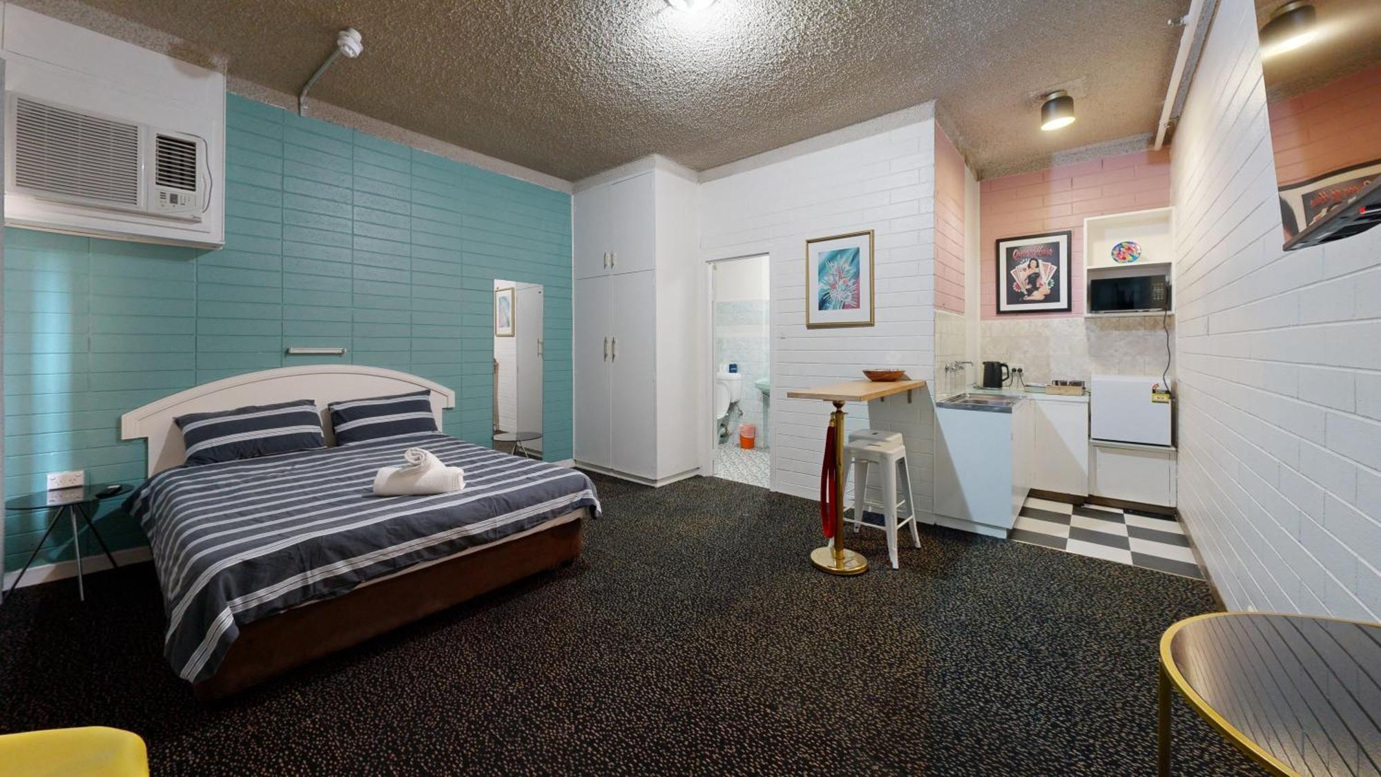 West End & Backpackers Adelaide