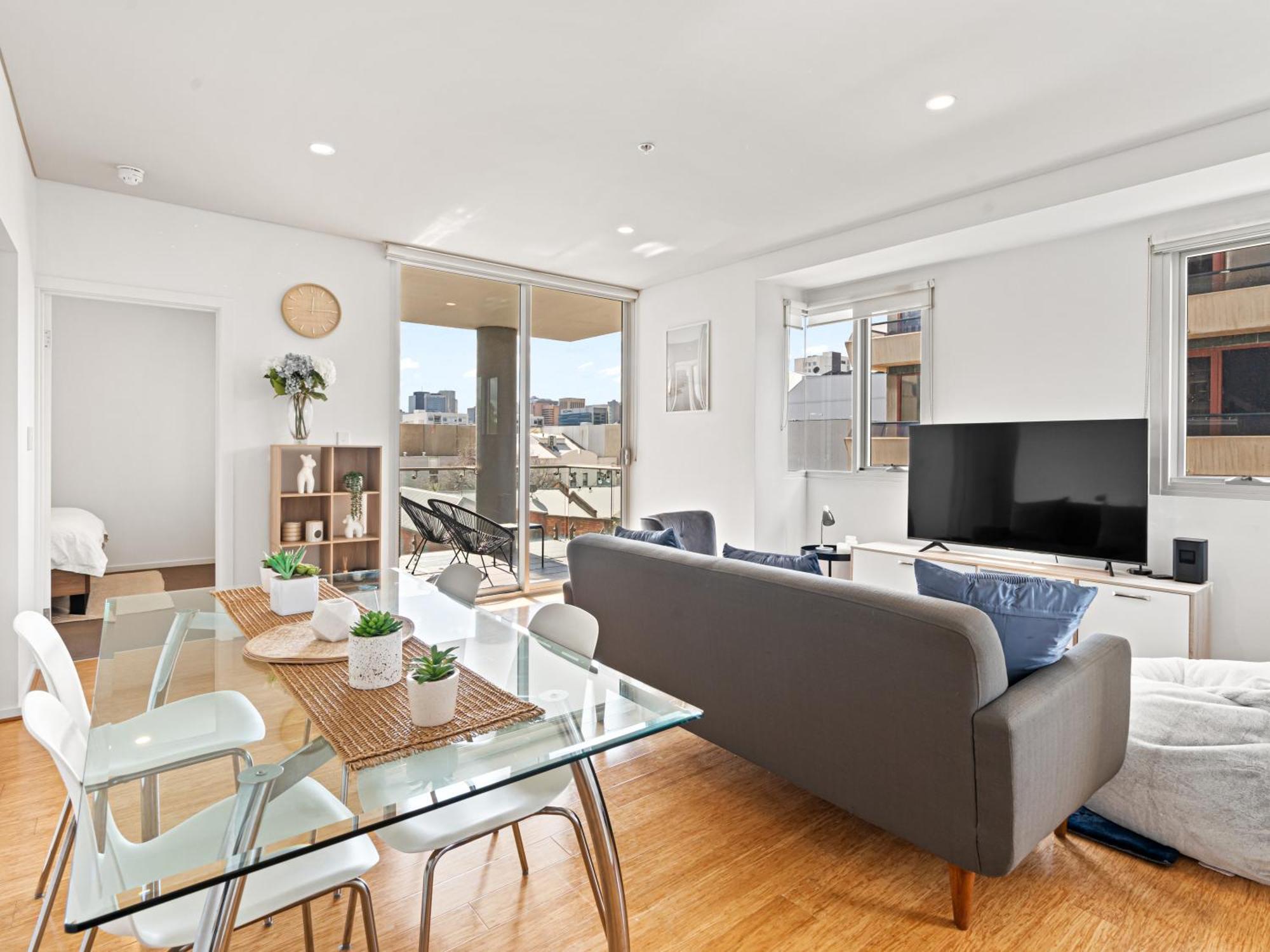 Cosy 2br W Terrace In Cbd