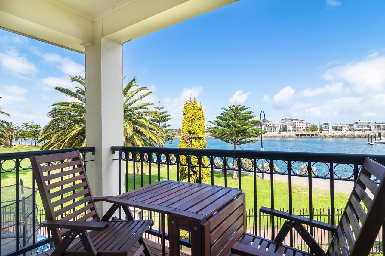 Port Harbourside House * Adelaide
