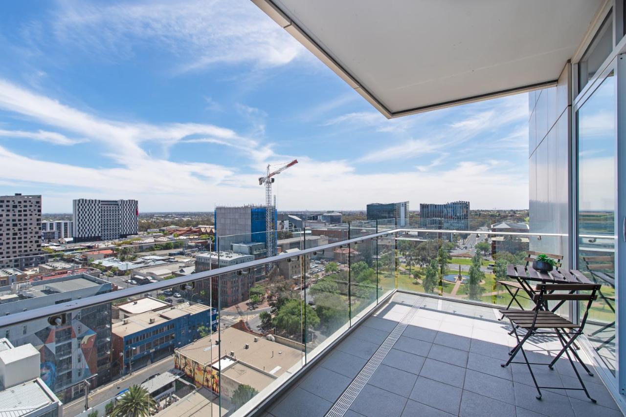 Vision On Morphett Central Aparthotel