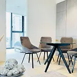 2 Bedroom Ap In The Heart Of Cbd