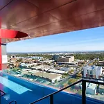 Modern 2 Bedroom Apartment - Adelaide Cbd