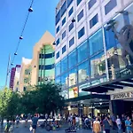 2 Bed 2 Bath Modern Townhouse In Heart Of Adelaide