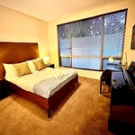 2 Bed 2 Bath Modern Townhouse In Heart Of Adelaide