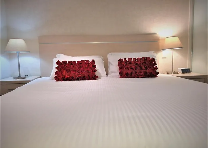 Hi 5 Star Luxury Adelaide City Apartment