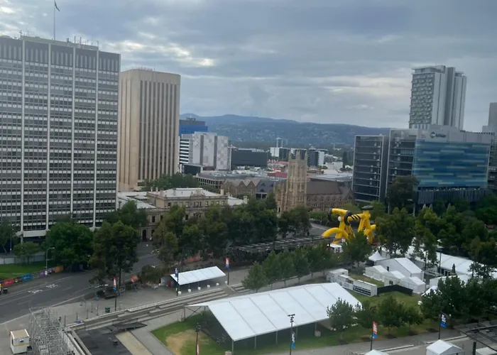 Suite 11 Victoria Square