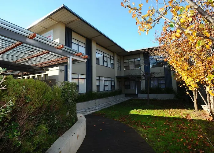 Glenelg Holiday Apartments-Ellis