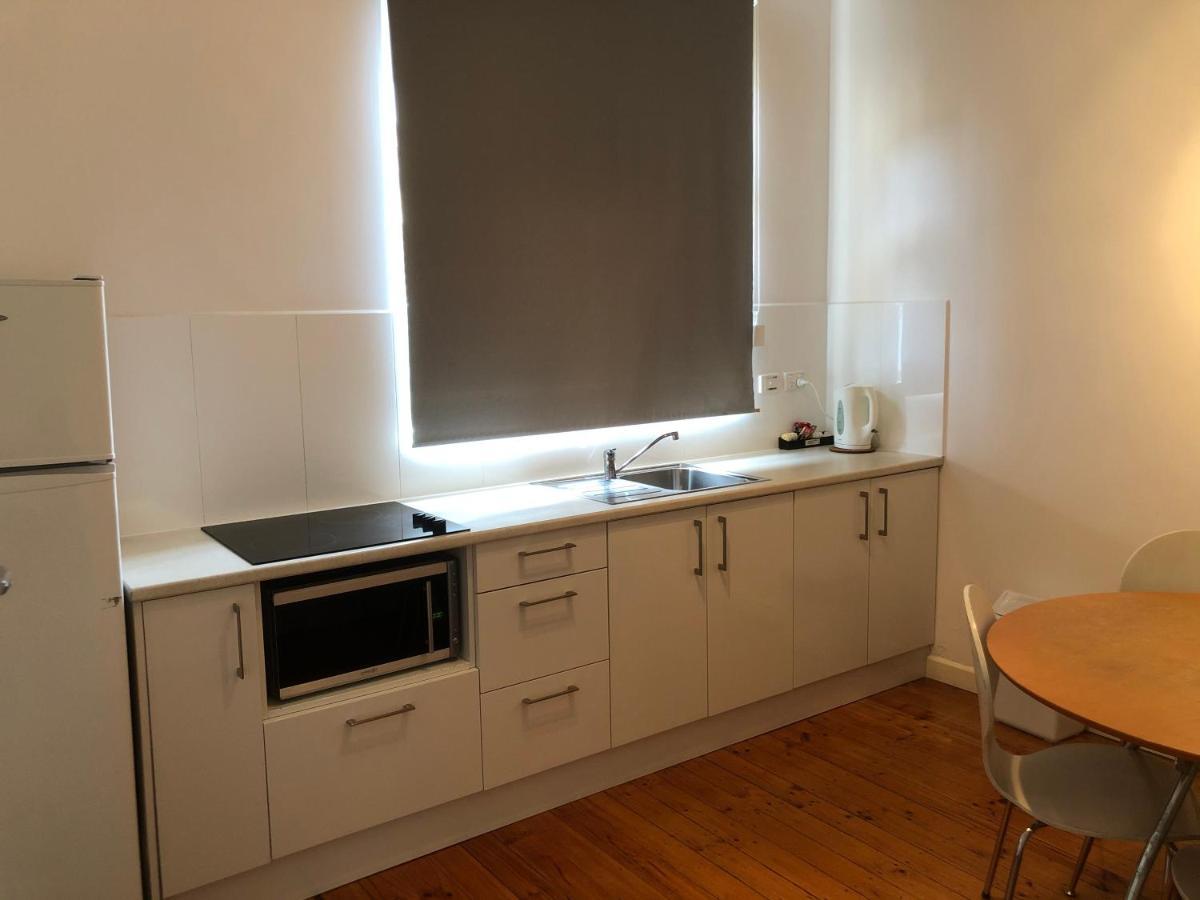 Glenelg Apartments-ellis