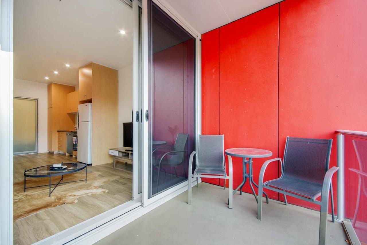 Swainson On Bent * Adelaide