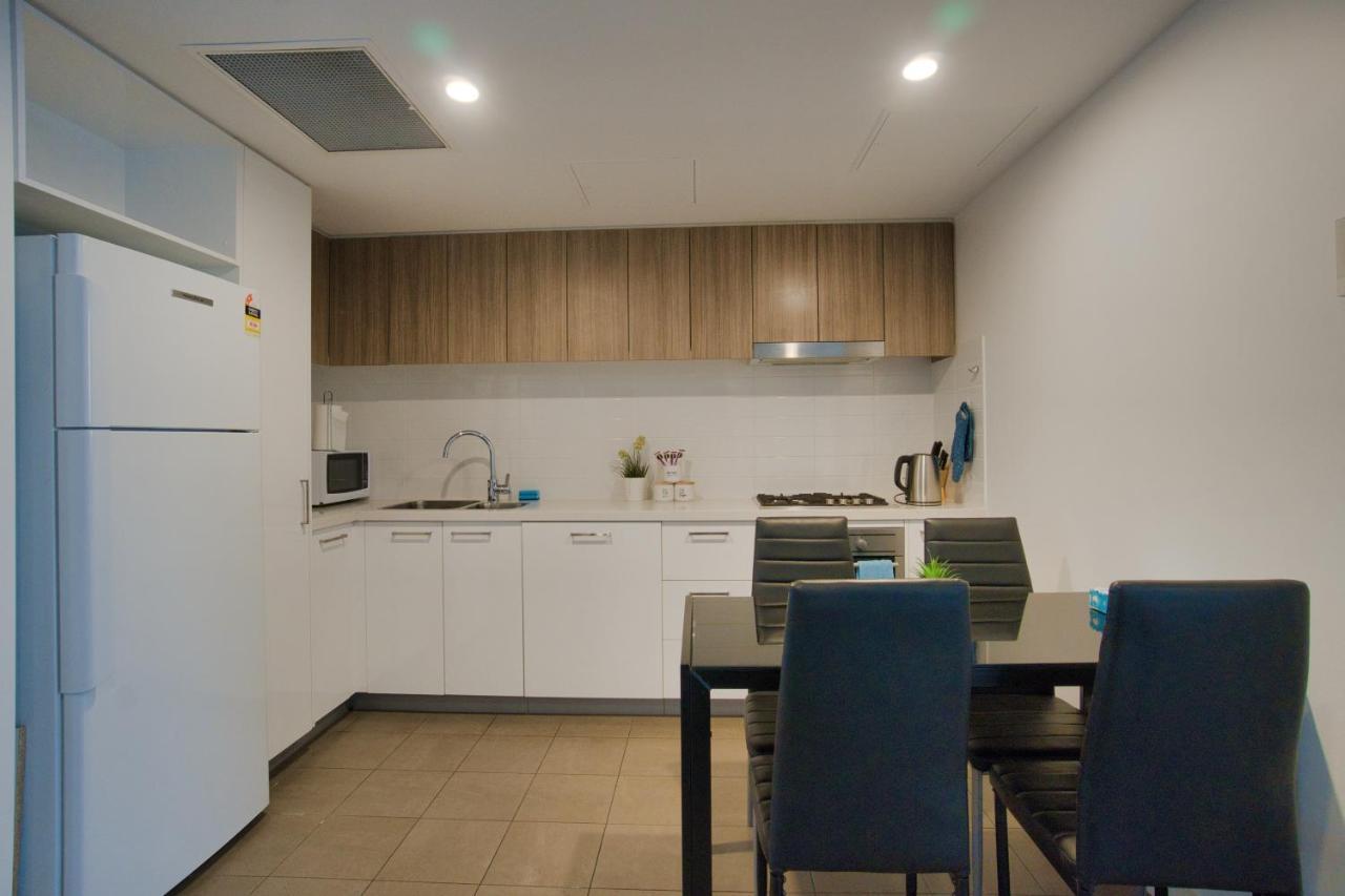 Modern 2 Bedroom - Cbd Apartment *