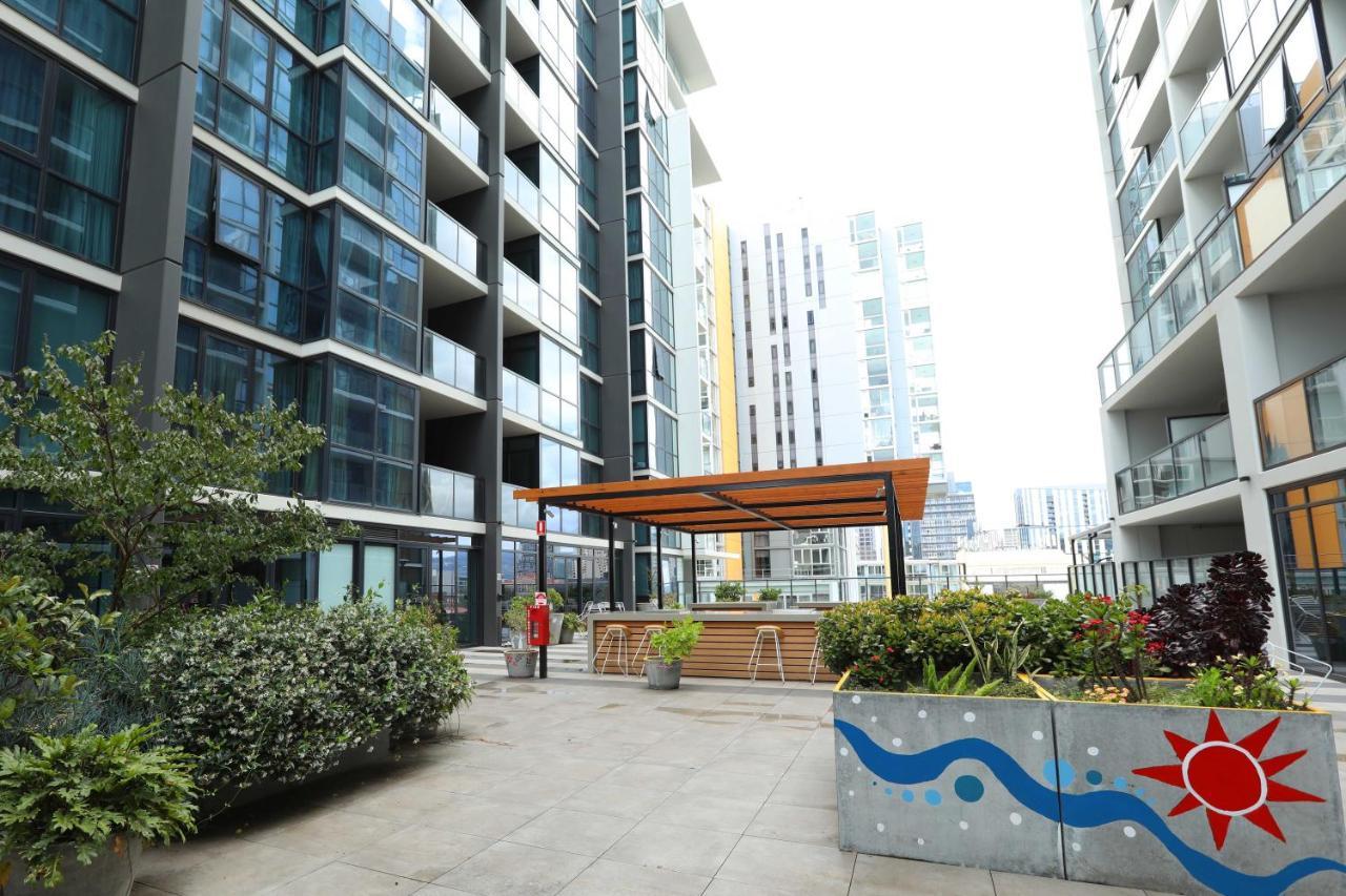Cbd Skyview: Urban Oasis With Panoramic Views Apartment