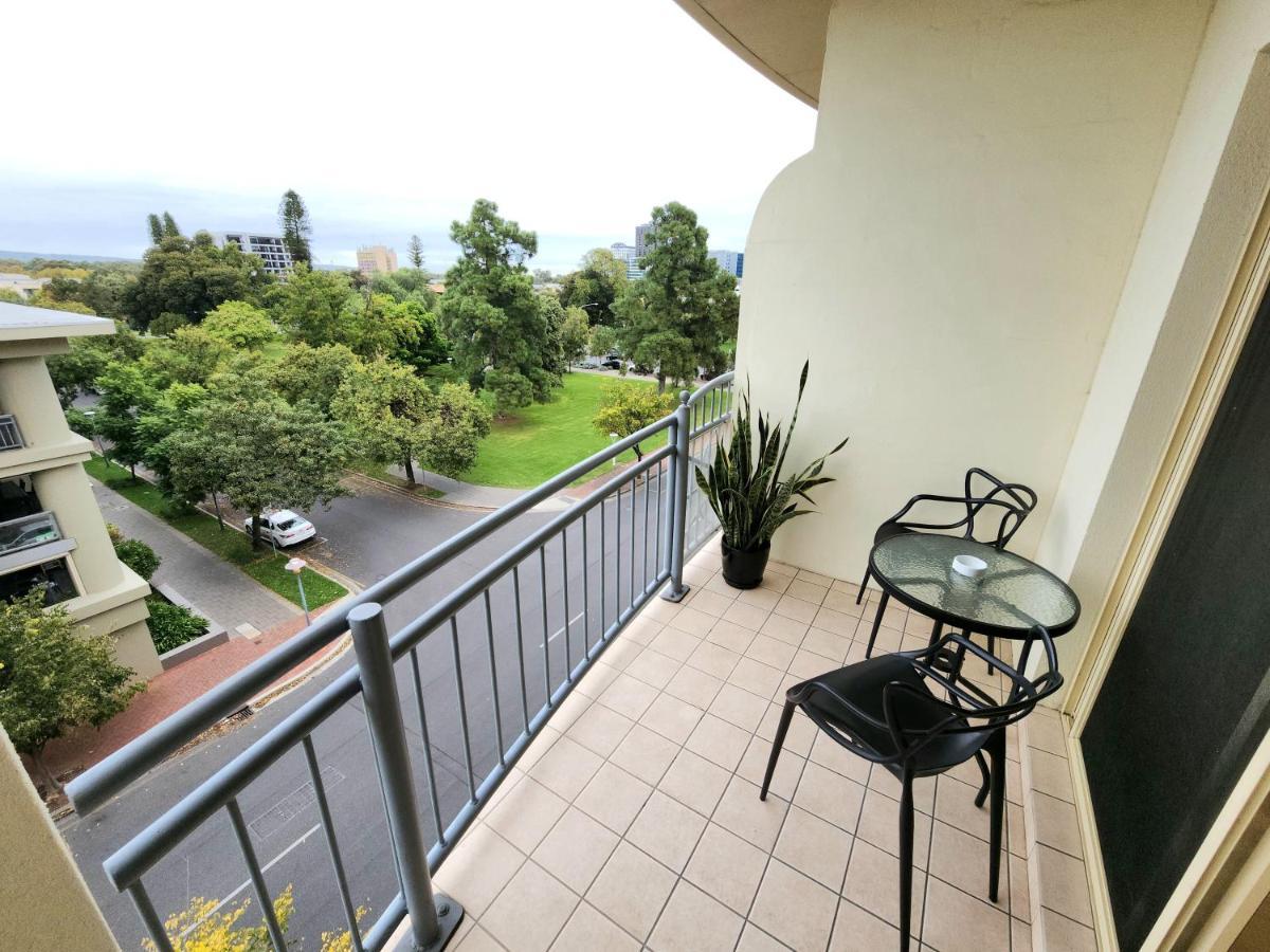 Apartment Spacious 4 Bedroom And 2 Bathrooms