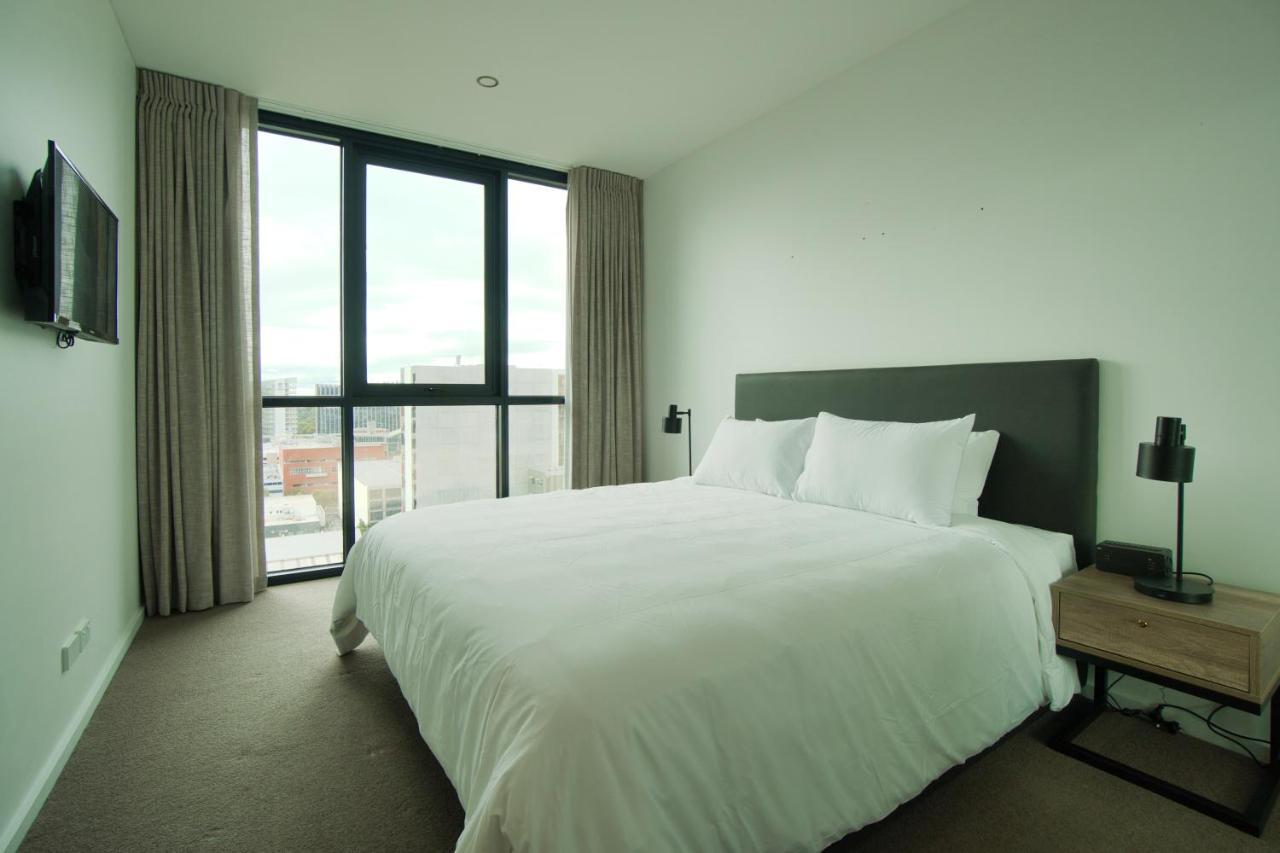 Apartment Beautiful Cambodian Inspired With Pool & Gym Adelaide