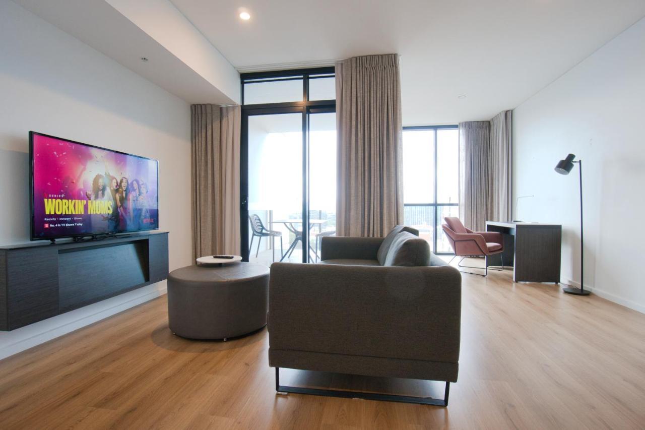 Beautiful Cambodian Inspired With Pool & Gym Apartment