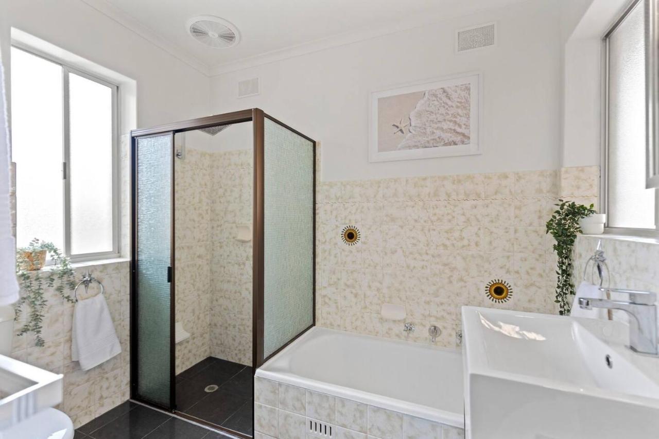 Holiday home Beachside Beauty - Iconic Beachfront Panorama *