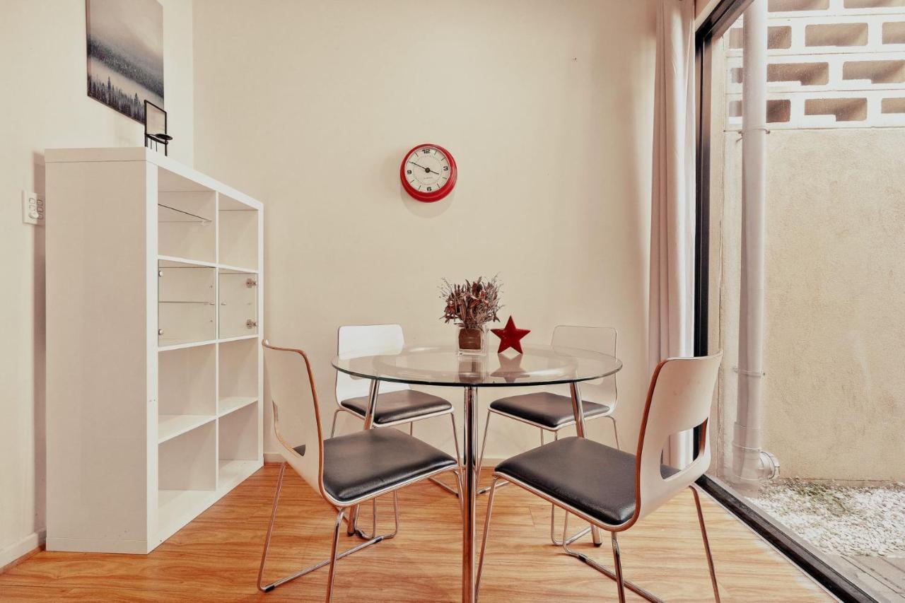 3 Bedroom Townhouse Near Gouger Street - Pets Friendly - Free Parking - Free Wifi * Adelaide