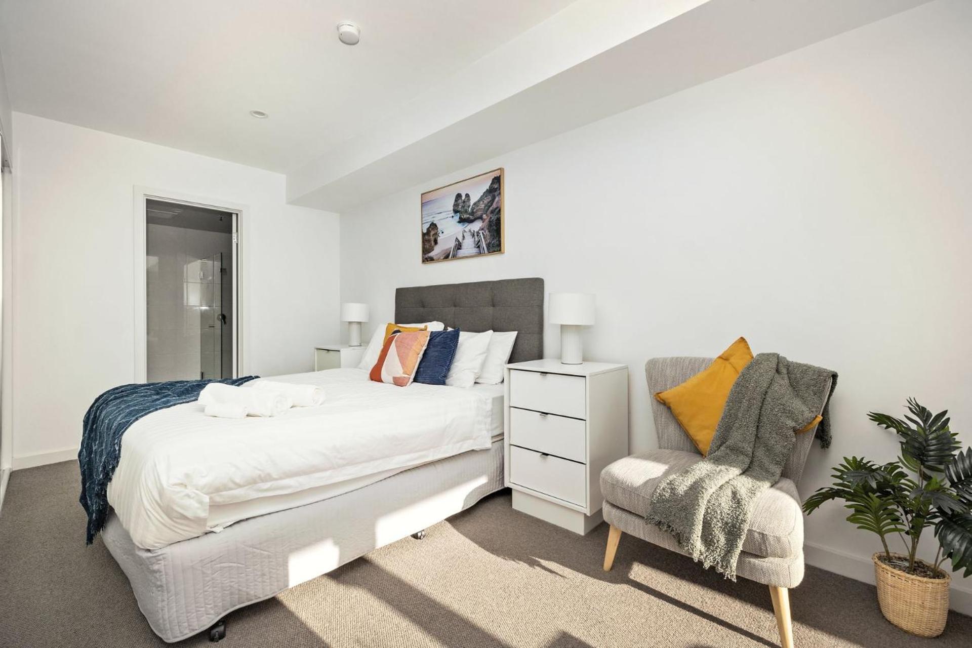 2 Bedroom With Stunning Views And Car Parking Apartment Adelaide