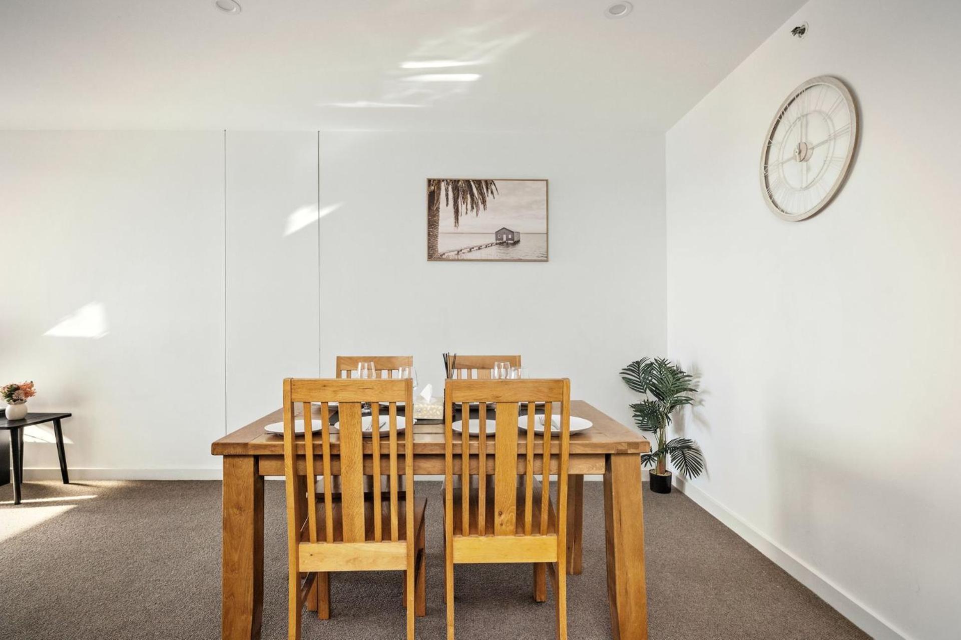 Apartment 2 Bedroom With Stunning Views And Car Parking Adelaide