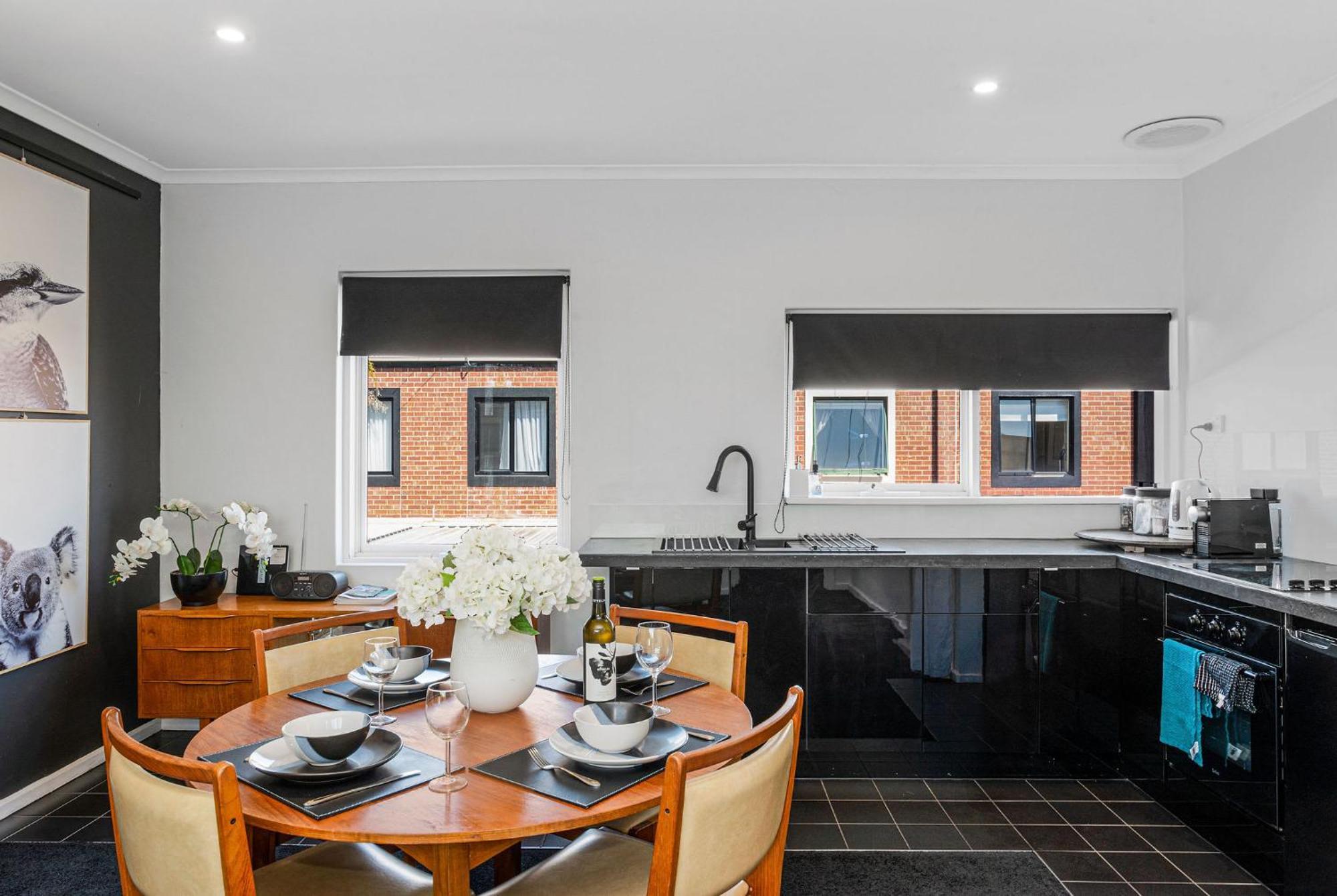 Halifax Muse Pet Friendly Townhouse Holiday home *