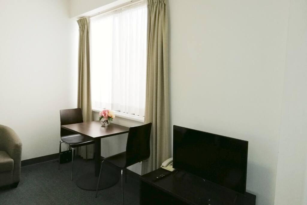 Perfect 1-bedroom On Gouger With Wi-fi Apartment *