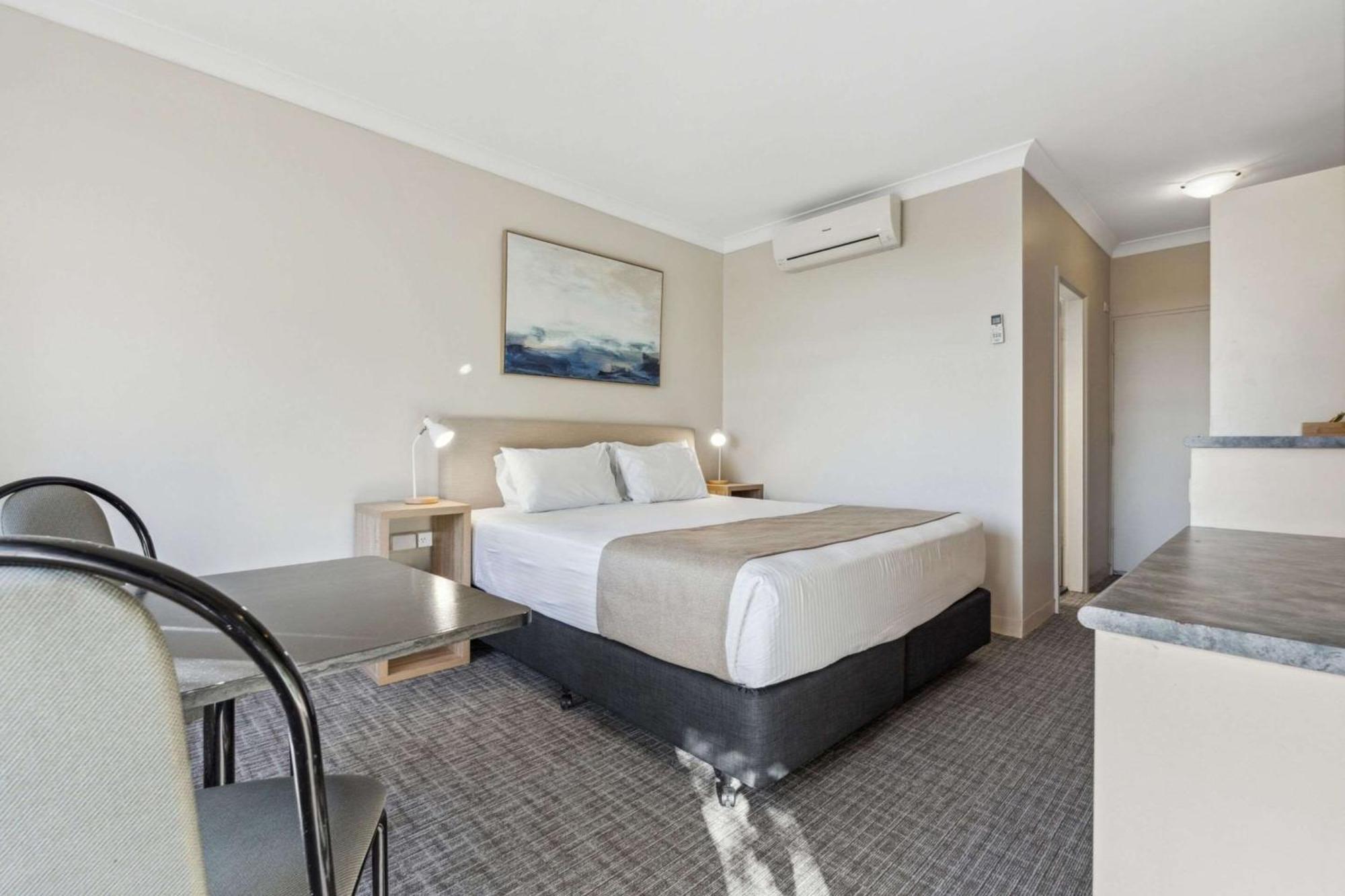Econo Dockside Glenelg Lodge *