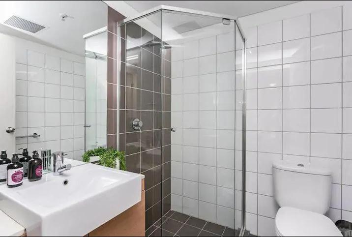 City Centre Apt - 3 Bed/parking/cbd/wifi Apartment Adelaide