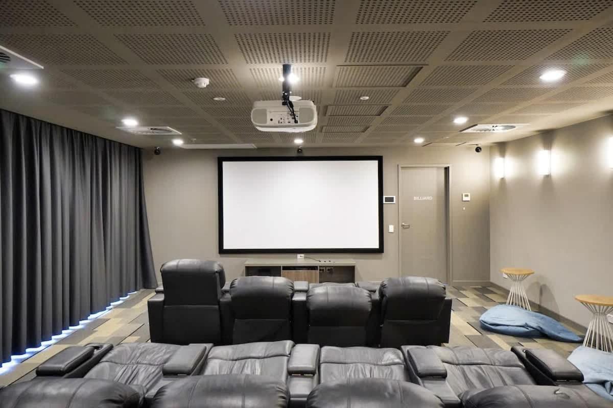 Modern 2 Bedroom - Cbd Apartment