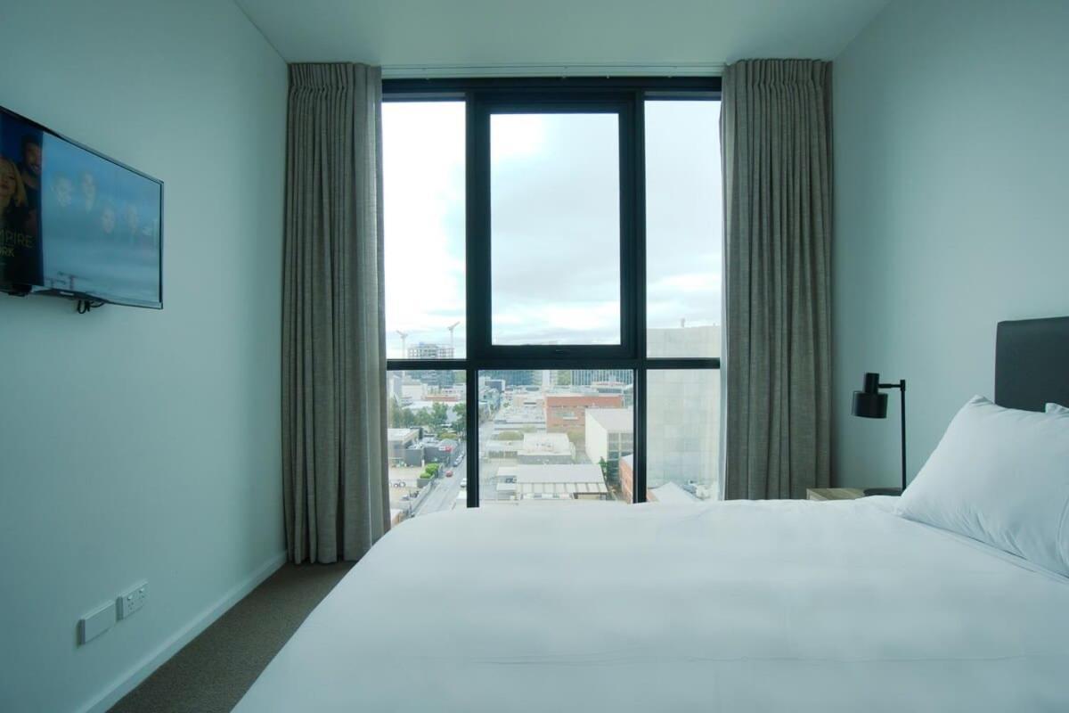 Apartment Beautiful Cambodian Inspired With Pool & Gym *