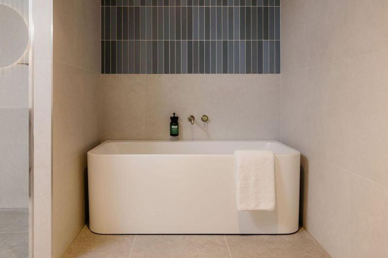 Crowne Plaza Mawson Lakes By Ihg