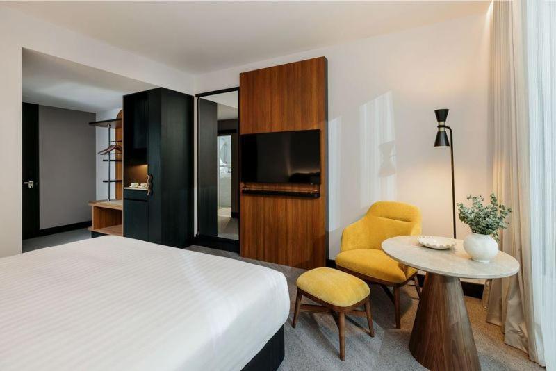 Crowne Plaza Mawson Lakes By Ihg Hotel 4*