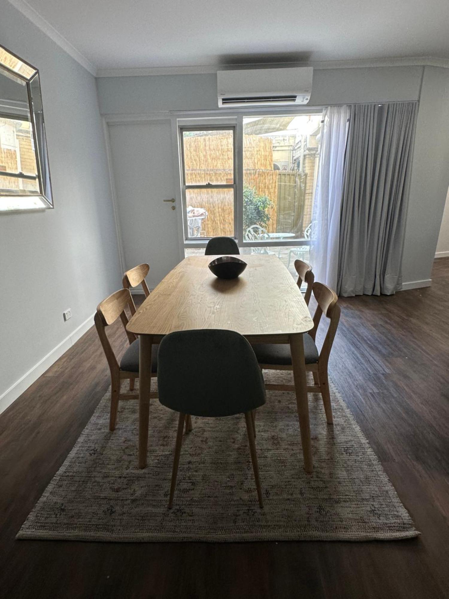 3 Bedroom City Apt, Big Yard & Park Views - Sleeps 7 Apartment Adelaide