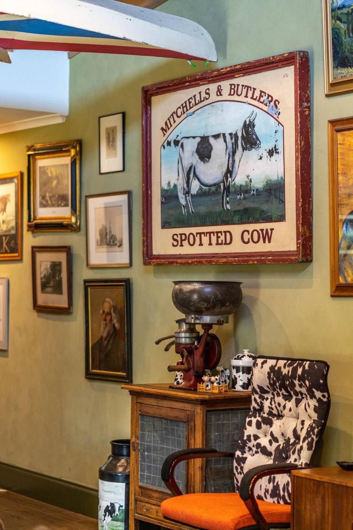 The Spotted Cow, Fringe, Pet-friendly Holiday home