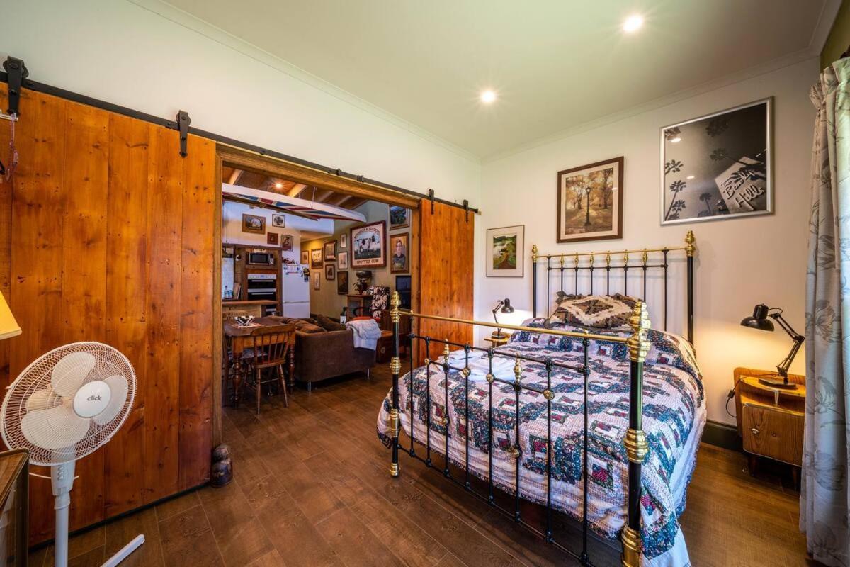 The Spotted Cow, Fringe, Pet-friendly *