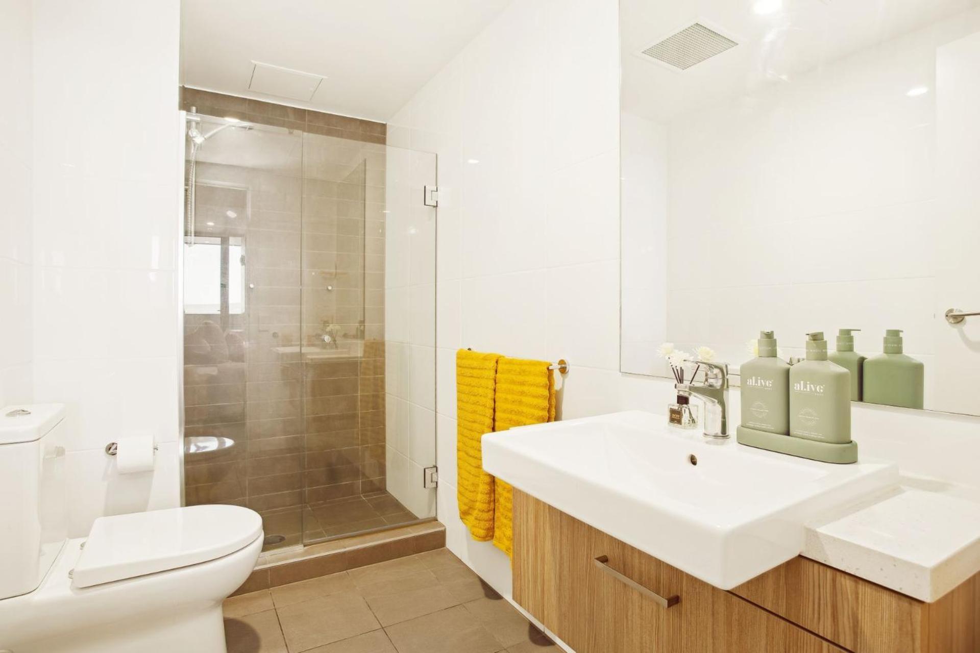 Apartment 2 Bedroom With Car Parking On Grote Street