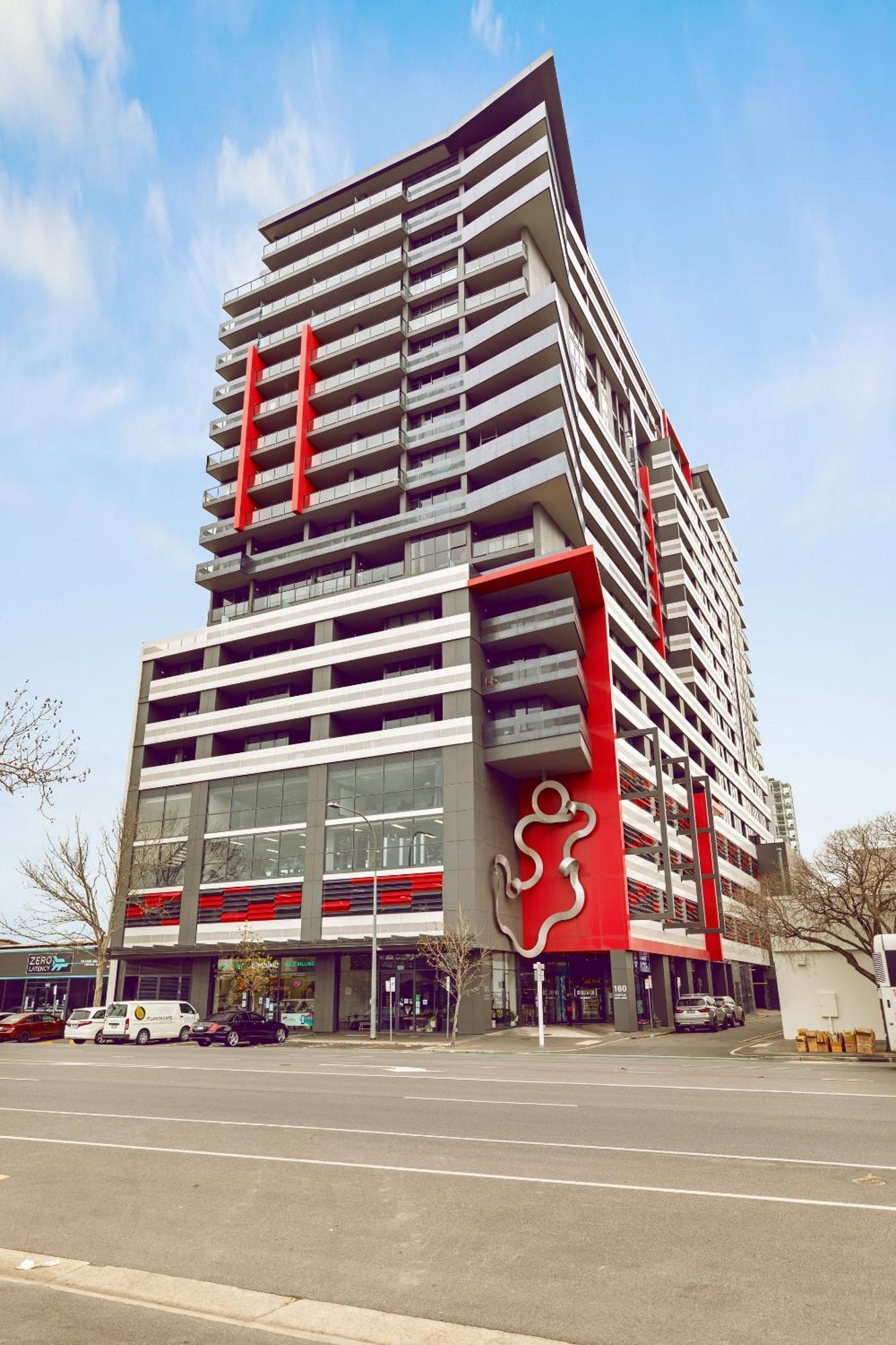 2 Bedroom With Car Parking On Grote Street * Adelaide