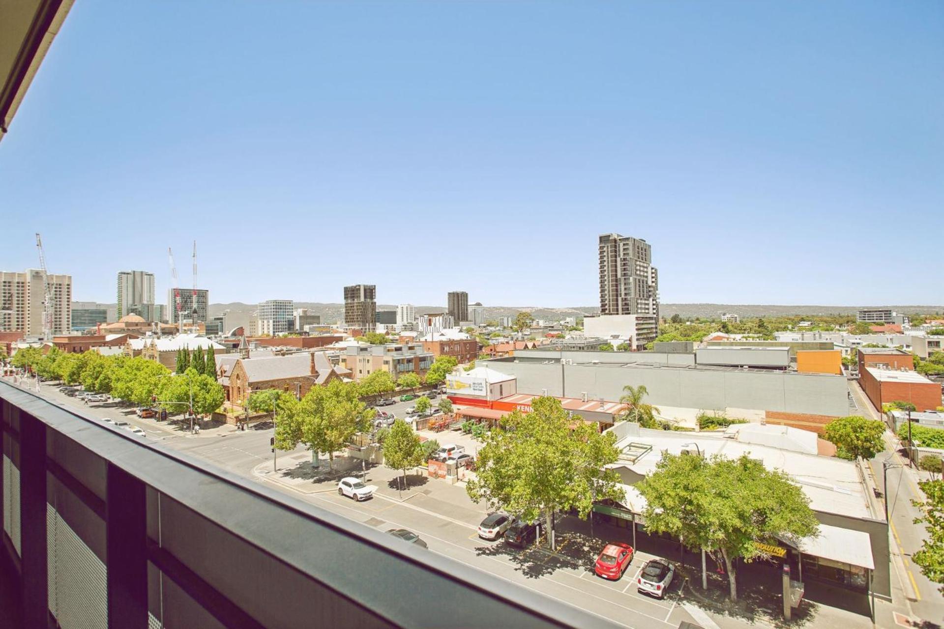 2 Bedroom With Car Parking On Grote Street Apartment