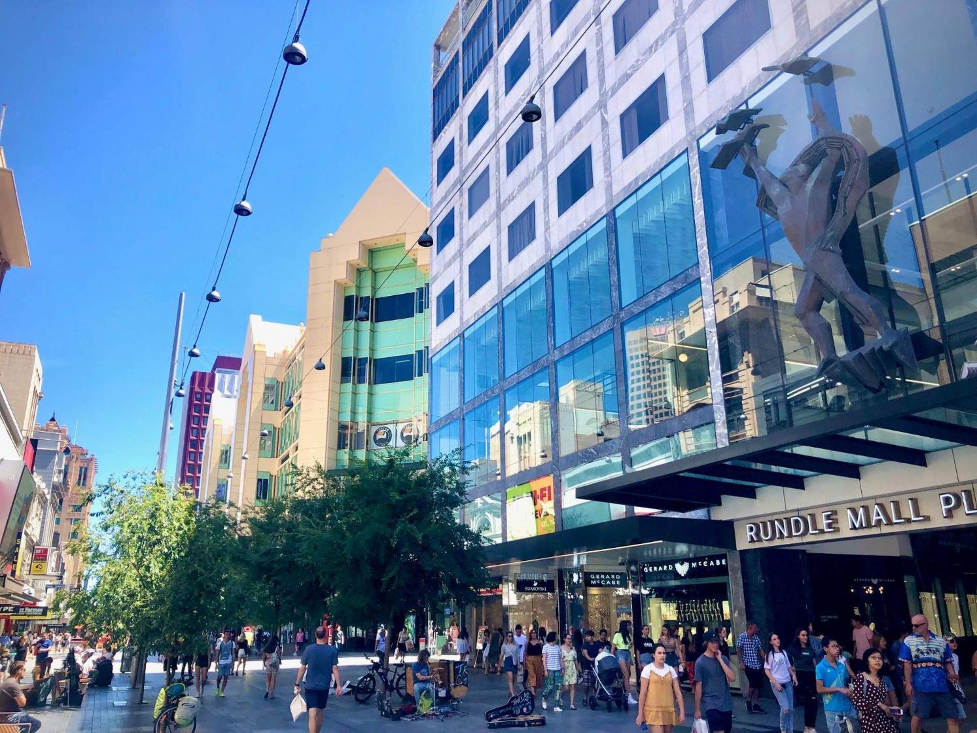 Holiday home 2 Bed 2 Bath Modern Townhouse In Heart Of Adelaide